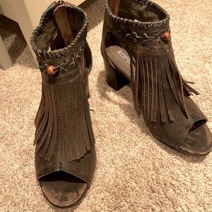 EUC Roper Open Toe Boots with Fringe, size 9, dark brown
